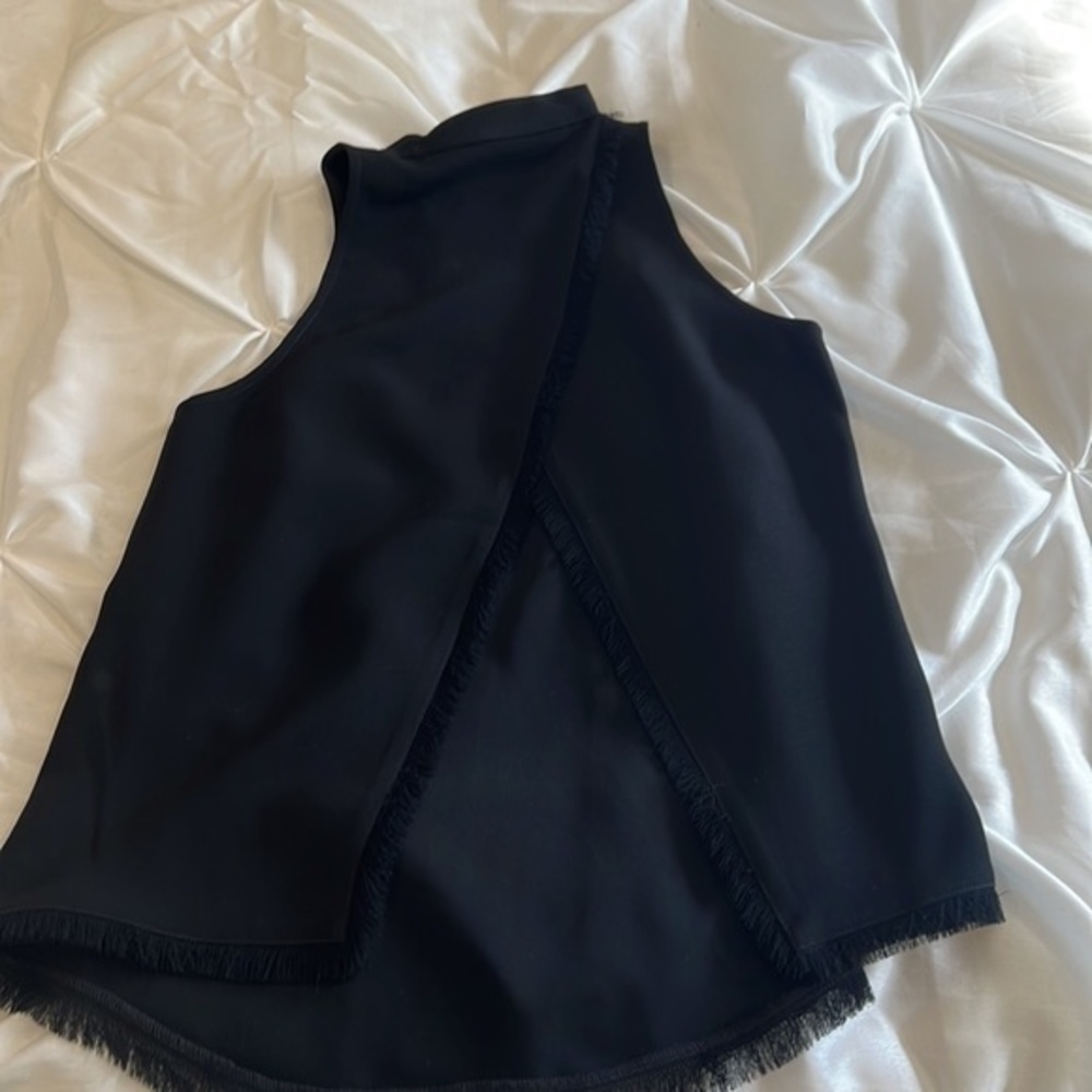 Elizabeth and James black top with open back size XS - Picture 2 of 4